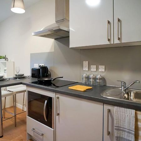 1 Bedroom Apartments, Studios And Ensuite Bedrooms With Shared Kitchen At Centro House In Stirling Buitenkant foto