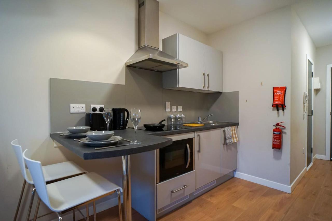 1 Bedroom Apartments, Studios And Ensuite Bedrooms With Shared Kitchen At Centro House In Stirling Buitenkant foto