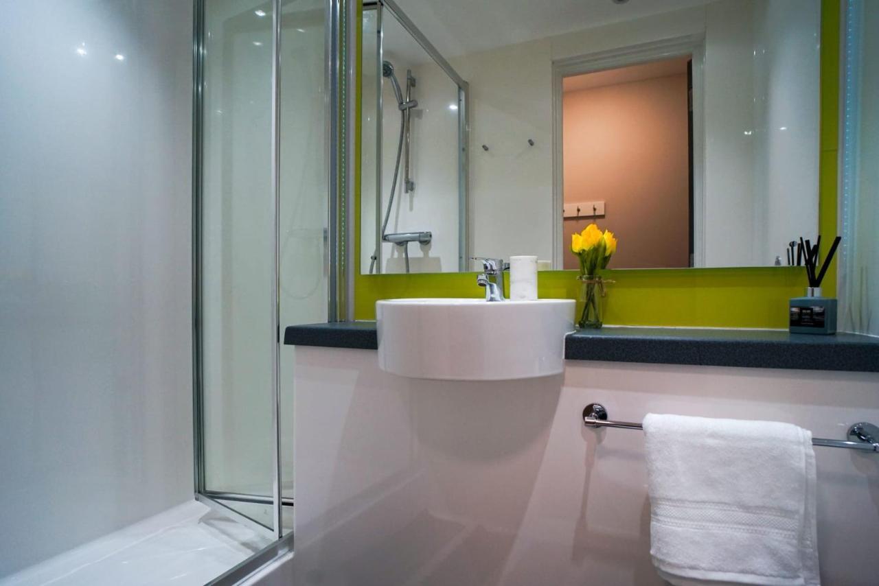 1 Bedroom Apartments, Studios And Ensuite Bedrooms With Shared Kitchen At Centro House In Stirling Buitenkant foto
